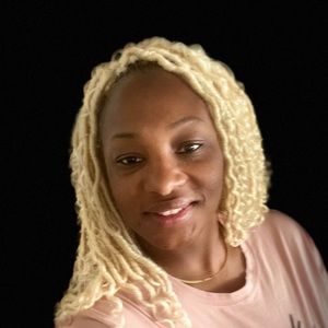 Meet your Posher, Latisha